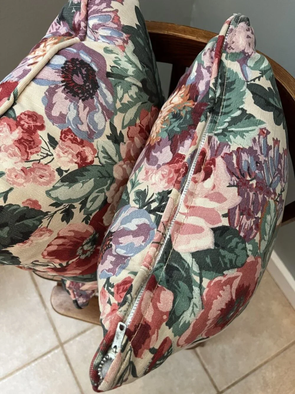 Set Of 2 Vintage Floral Throw Pillows With Zipper Closures 12